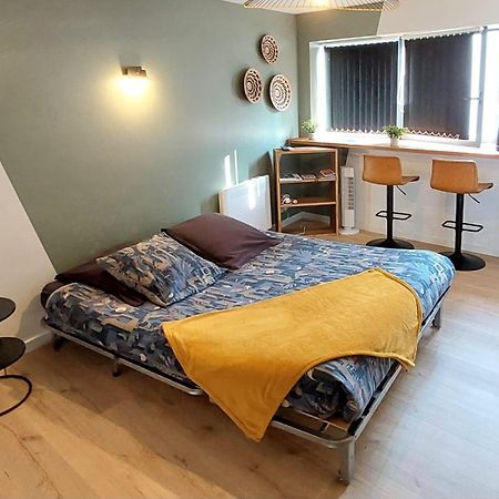 Vannes: charmant studio sur le port Extérieur photo