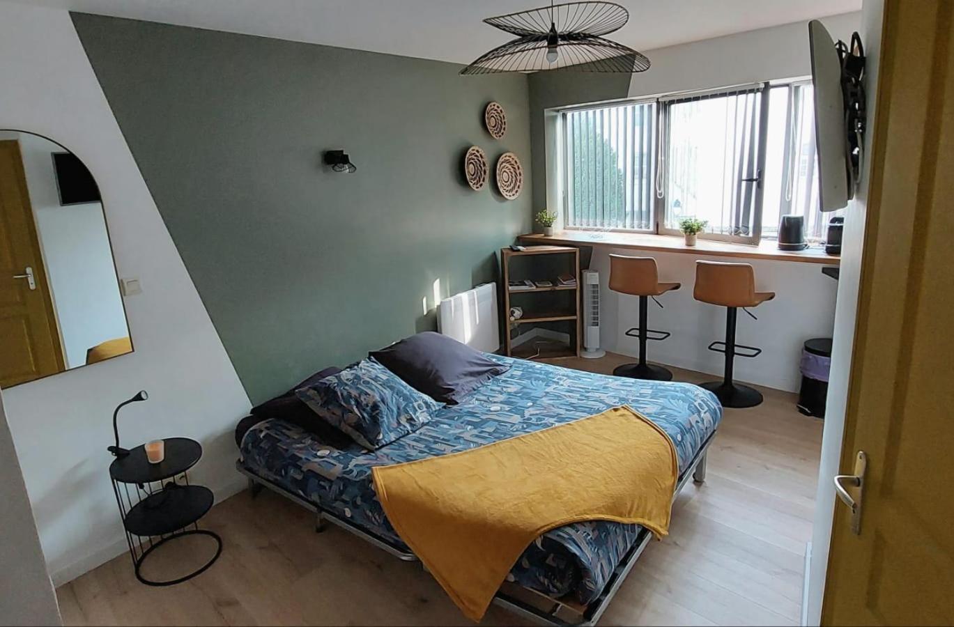 Vannes: charmant studio sur le port Extérieur photo