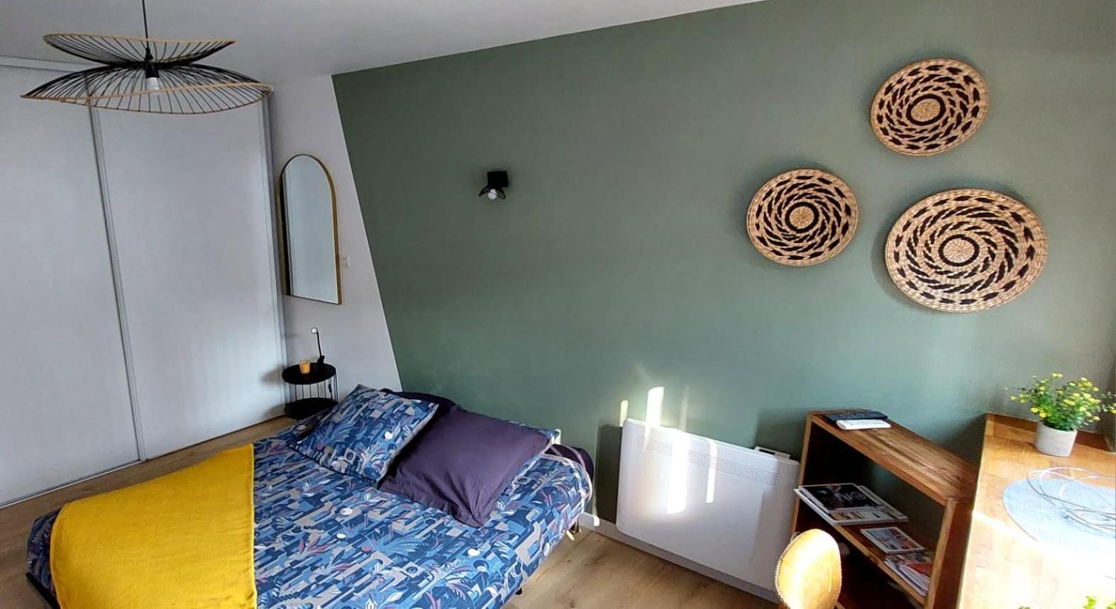 Vannes: charmant studio sur le port Extérieur photo