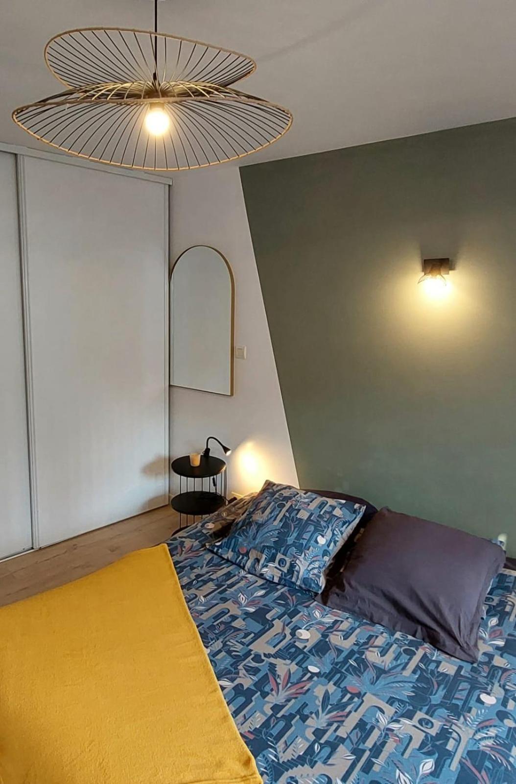 Vannes: charmant studio sur le port Extérieur photo