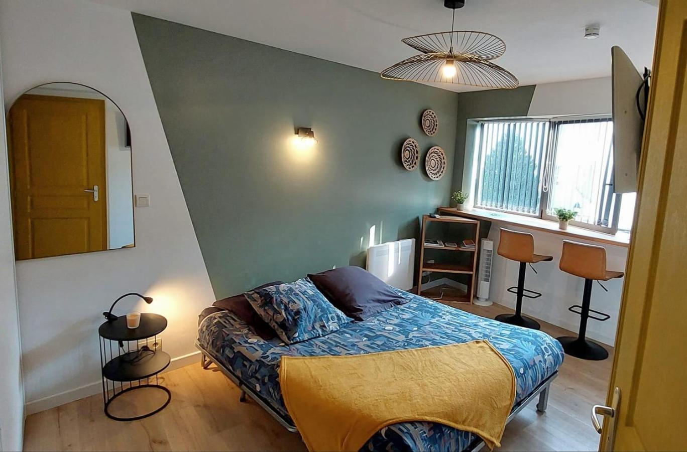 Vannes: charmant studio sur le port Extérieur photo