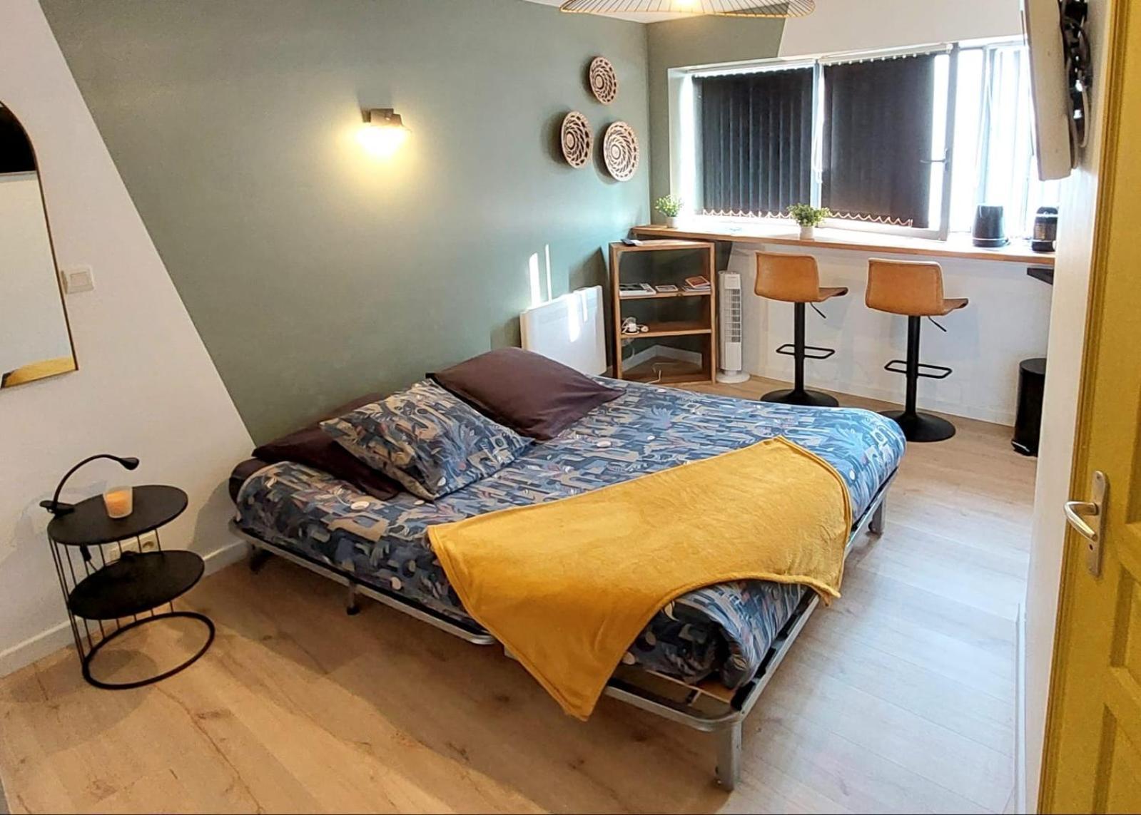 Vannes: charmant studio sur le port Extérieur photo